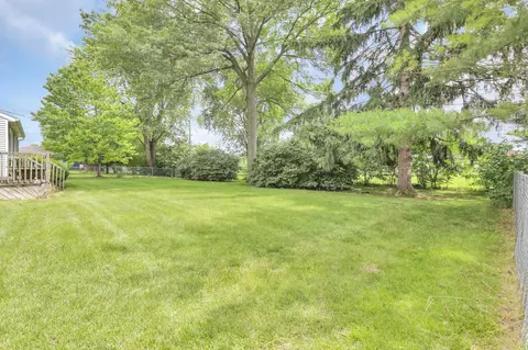 Exterior - 255 Sunset Dr, Circleville, OH 43113 photo 10 of 11
