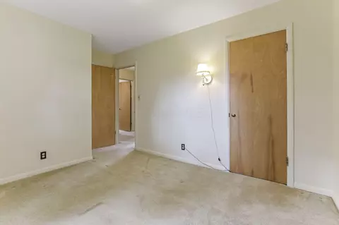 Bedroom - 255 Sunset Dr, Circleville, OH 43113 photo 2 of 6