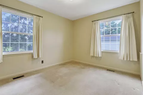 Bedroom - 255 Sunset Dr, Circleville, OH 43113 photo 3 of 6