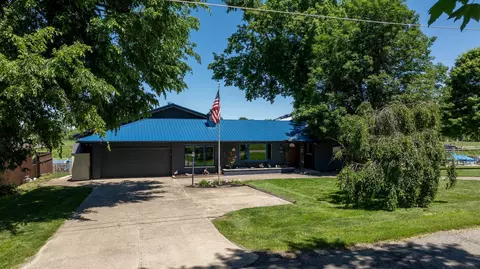 991 Lakeshore Dr W, Hebron, OH 43025
