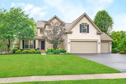 1751 Harrison Pond Dr, New Albany, OH 43054