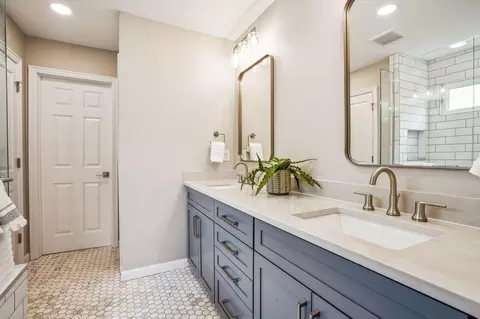 Bath - 6403 Monaghan Dr, Dublin, OH 43016 photo 3 of 8