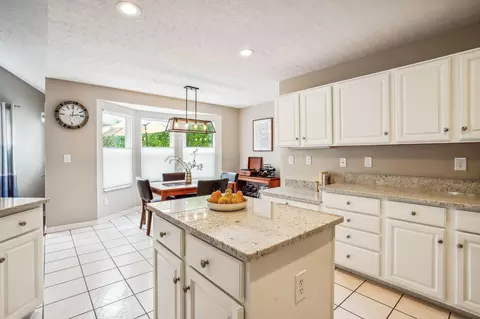 Kitchen - 6403 Monaghan Dr, Dublin, OH 43016 photo 6 of 8