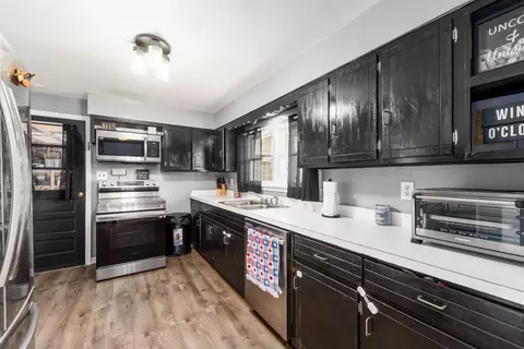 Kitchen - 362 Cedar Hts, Circleville, OH 43113 photo 1 of 2
