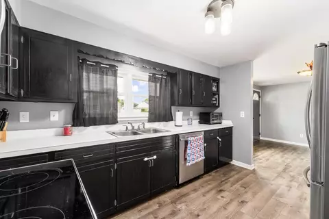 Kitchen - 362 Cedar Hts, Circleville, OH 43113 photo 2 of 2