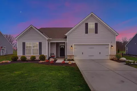 318 Mannaseh Dr W, Granville, OH 43023
