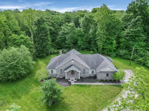 8853 National Rd SW, Etna, OH 43018