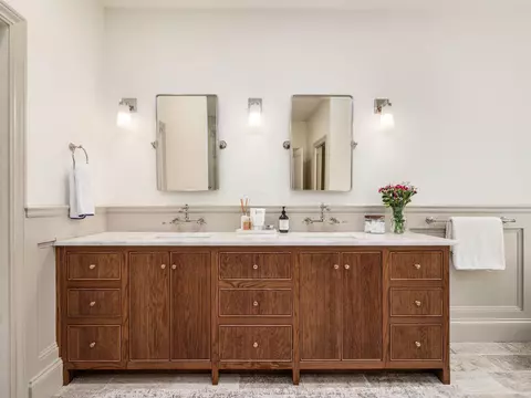 Bath - 10245 Split Rock Ct, Orient, OH 43146 photo 6 of 8