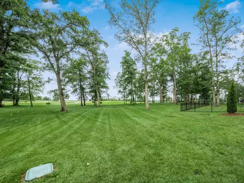 Exterior - 10245 Split Rock Ct, Orient, OH 43146 photo 11 of 18