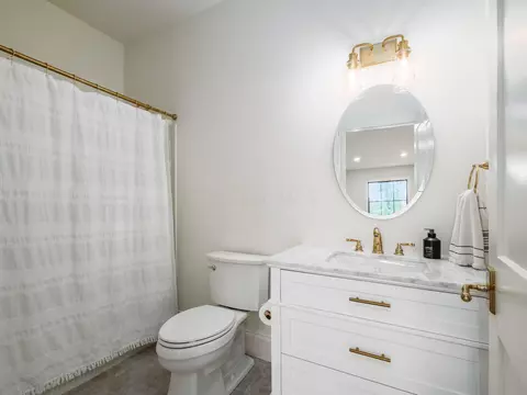 Bath - 10245 Split Rock Ct, Orient, OH 43146 photo 2 of 8