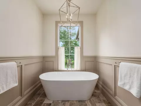 Bath - 10245 Split Rock Ct, Orient, OH 43146 photo 8 of 8