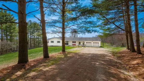 7260 Ridge Rd, Zanesville, OH 43701