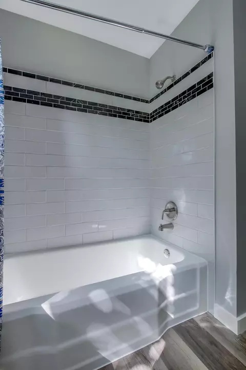 Bath - 2108 Kenton St, Springfield, OH 45505 photo 5 of 5