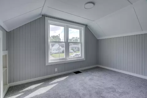 Bedroom - 2108 Kenton St, Springfield, OH 45505 photo 4 of 5