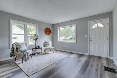 Living - 2108 Kenton St, Springfield, OH 45505 photo 1 of 4