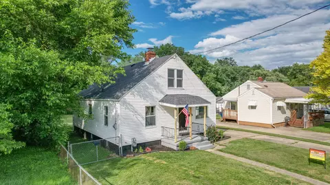 Exterior - 2108 Kenton St, Springfield, OH 45505 photo 2 of 5