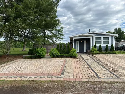 2256 Maureen Blvd N, Obetz, OH 43207