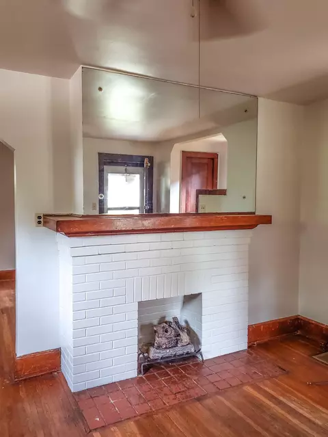 1583 Briarwood Ave, Columbus, OH 43211