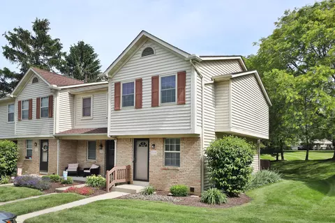 534 Foxtrail Cir W #26, Westerville, OH 43081