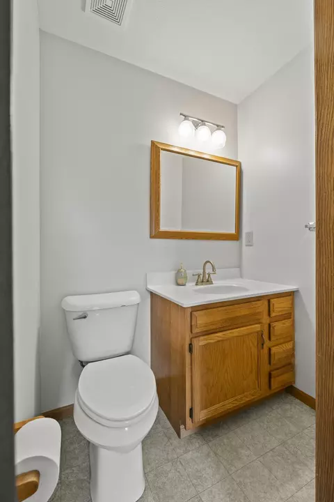 Bath - 144 E Postal Ave, Newark, OH 43055 photo 3 of 3