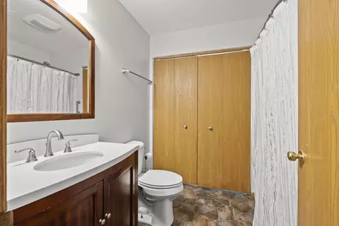 Bath - 144 E Postal Ave, Newark, OH 43055 photo 1 of 3