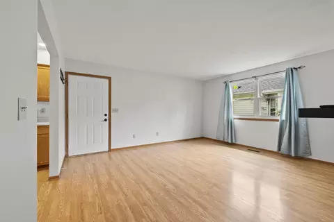 Living - 144 E Postal Ave, Newark, OH 43055 photo 4 of 5