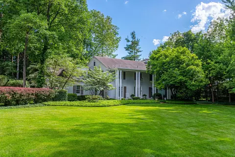 539 Forest Hill Rd, Mansfield, OH 44907
