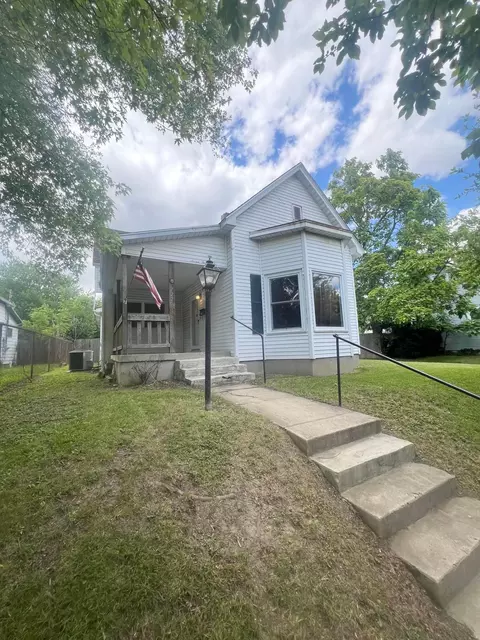 722 E Market St, Washington Court House, OH 43160