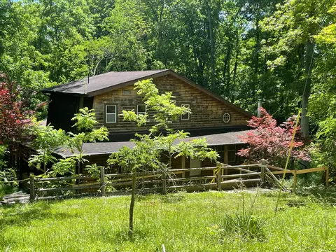 24076 Beach Rd, Glouster, OH 45732