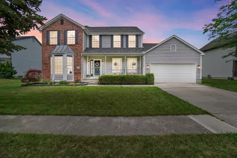 4842 Grove Pointe Dr, Groveport, OH 43125