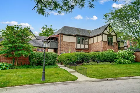 1311 La Rochelle Dr #B2-L, Upper Arlington, OH 43221