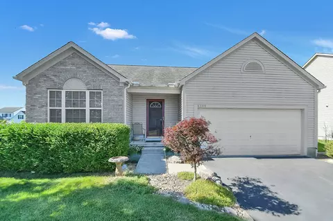 4349 Knoll Crest Dr, Grove City, OH 43123