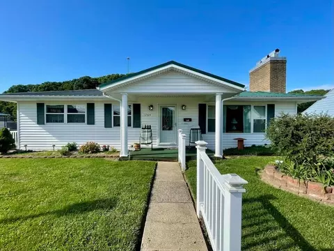 1264 Third St, Logan, OH 43138