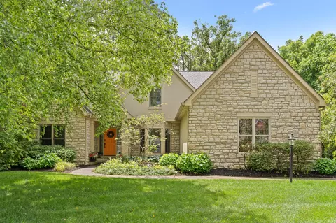 2636 Aikin Cir S, Lewis Center, OH 43035