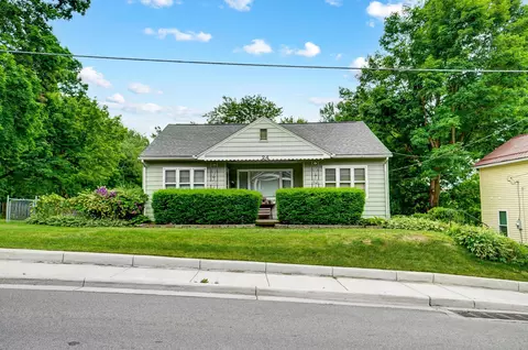 24 Belmont Ave, Mount Vernon, OH 43050