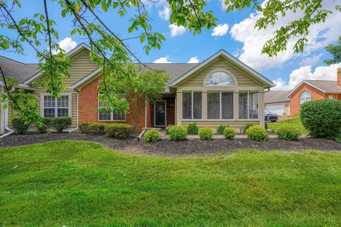49 Green Ln, Pickerington, OH 43147