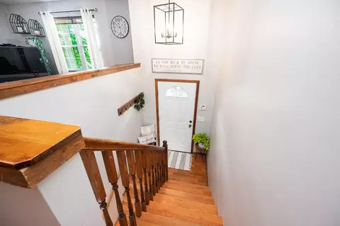 Entry Way - 850 Walnut Dr, Logan, OH 43138 photo 1 of 3