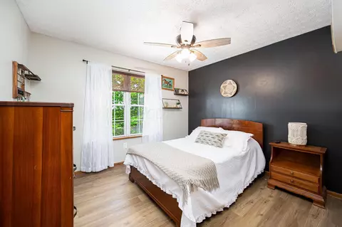 Bedroom - 850 Walnut Dr, Logan, OH 43138 photo 3 of 6