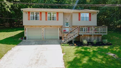 850 Walnut Dr, Logan, OH 43138