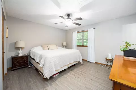 Bedroom - 850 Walnut Dr, Logan, OH 43138 photo 1 of 6