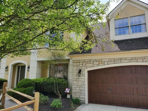 3780 Waverly Pl Dr, Lewis Center, OH 43035