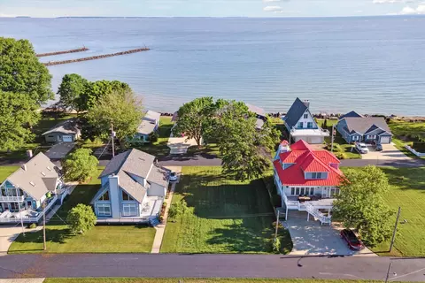 8224 E Lake Blvd, Marblehead, OH 43440 photo 2