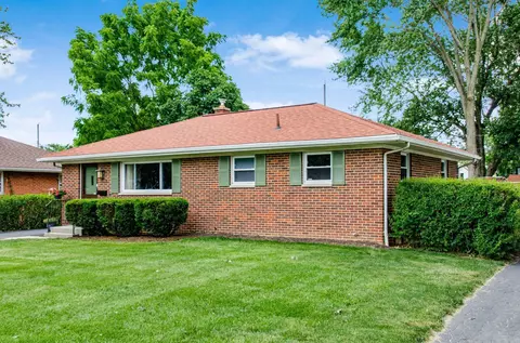 4843 Hillcrest St N, Hilliard, OH 43026