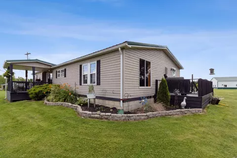 8839 Sycamore Rd, Centerburg, OH 43011