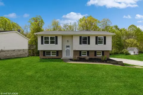 62153 Beech Cir Dr, Cambridge, OH 43725