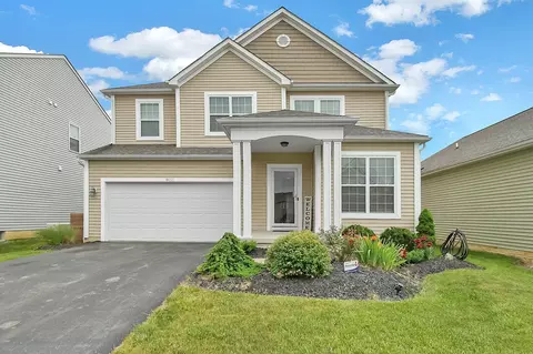8653 Melton Fields Dr, Blacklick, OH 43004 photo 2