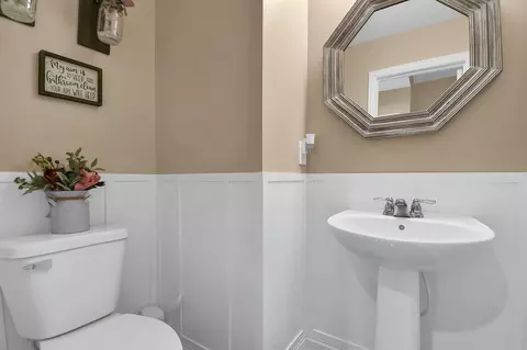 8653 Melton Fields Dr, Blacklick, OH 43004 photo 13