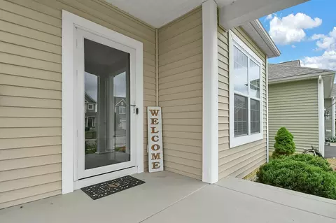 8653 Melton Fields Dr, Blacklick, OH 43004 photo 3