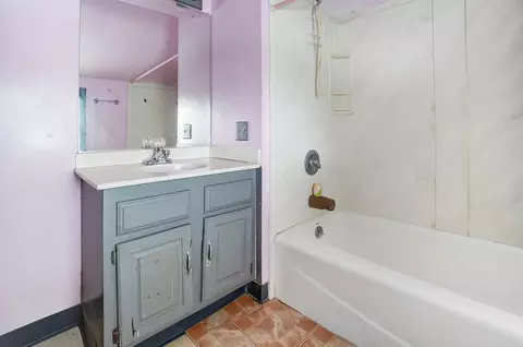 Bath - 932 Ruby Ave, Columbus, OH 43227 photo 3 of 3