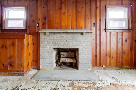 Living - 932 Ruby Ave, Columbus, OH 43227 photo 3 of 5